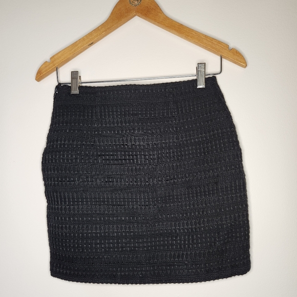 Textured Black Skirt - Picture 2 of 3